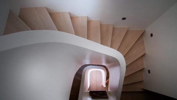 Customizing spiral staircases