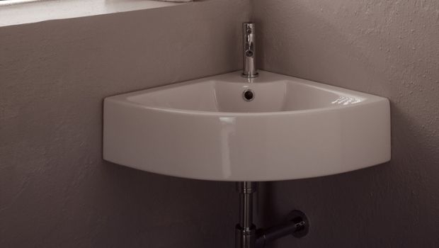 Corner washbasin for smaller bathrooms