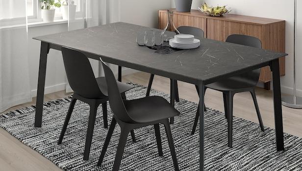 Gillanda black extendable table - Photo: Ikea