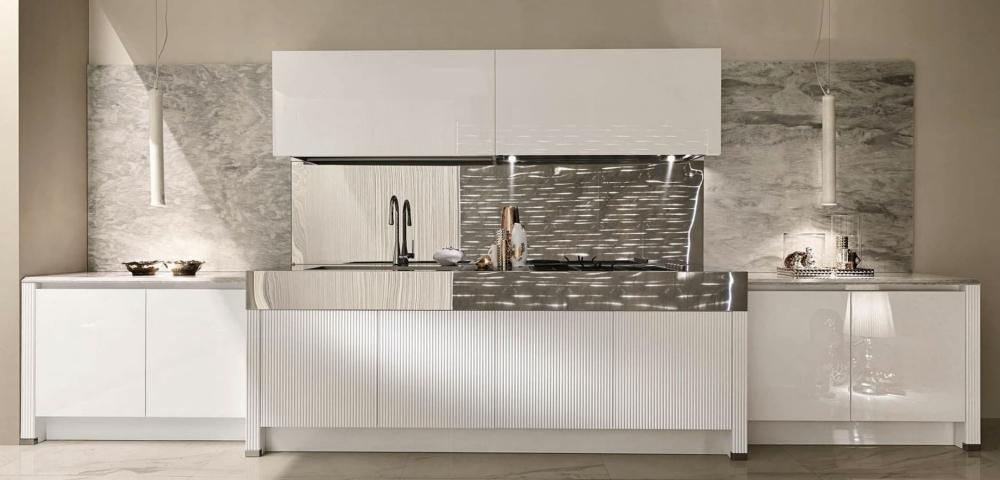 Luxury-kitchens-have-minimalist-or-classic-aster-luxury-glam lines