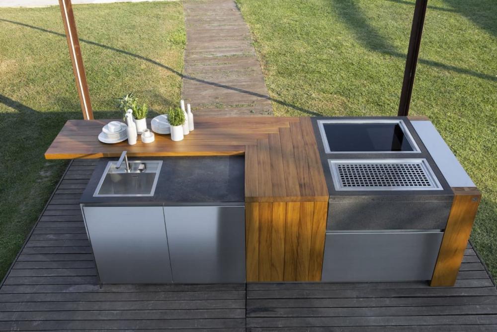Luxury-kitchens-are-also-for-outdoor-aster-outdoor-environments